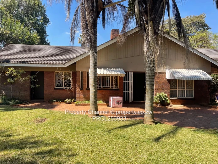 4 bed house with lots of Investments opportunities 