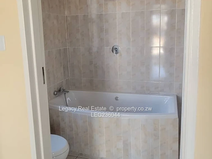 Executive Solar-Powered 5-Bedroom Cluster Home for Rent in Greendale,