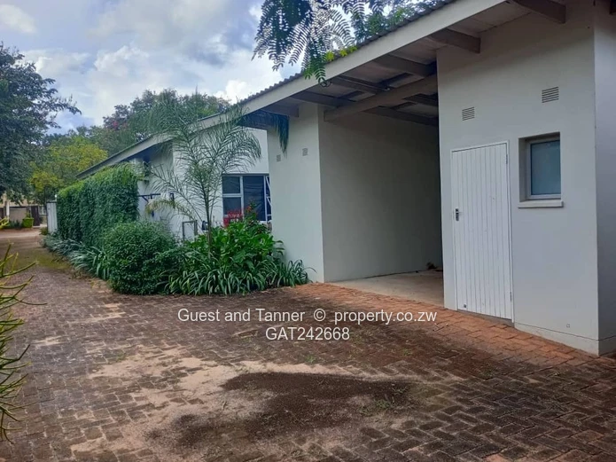 Beautiful Dual-Residence Property on 1,400sqm