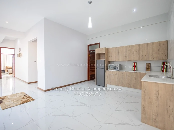 Sunlit 5-Bed Umwinsidale Home with Marble Floors