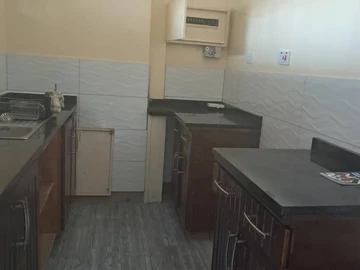 2 Bedroom Flat & Apartment