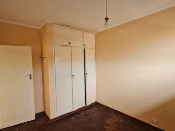2 Bedroom Flat & Apartment