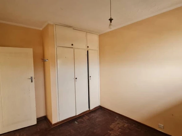 2 Bedroom Flat & Apartment