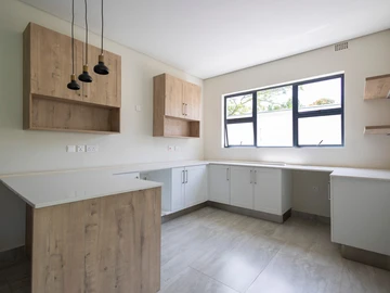 3 Bedroom Flat & Apartment