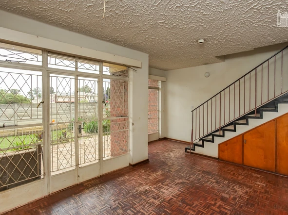 3 Bedroom Flat & Apartment