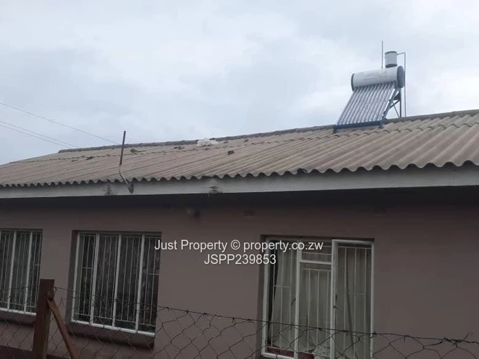 3-Bed Home with Main En-Suite, Garden & Carport - Marondera (Sole Mandate)