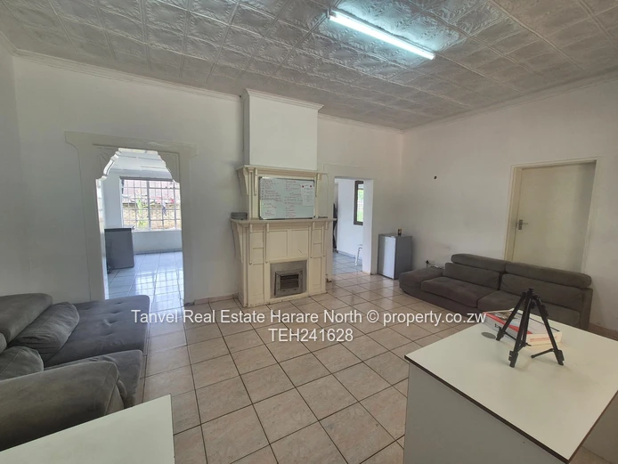 For Sale 375k *AVONDALE* Lanark Road off King George  3 Beds 2 baths Lounge Dining  Kitchen 1 bed co