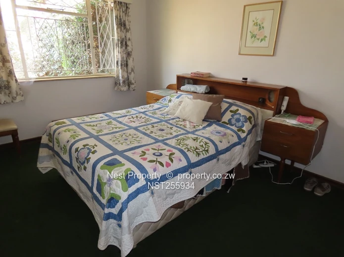 Neat Corner Garden Flat in Greendale North!