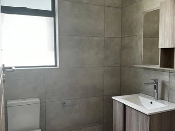 3 Bedroom Flat & Apartment