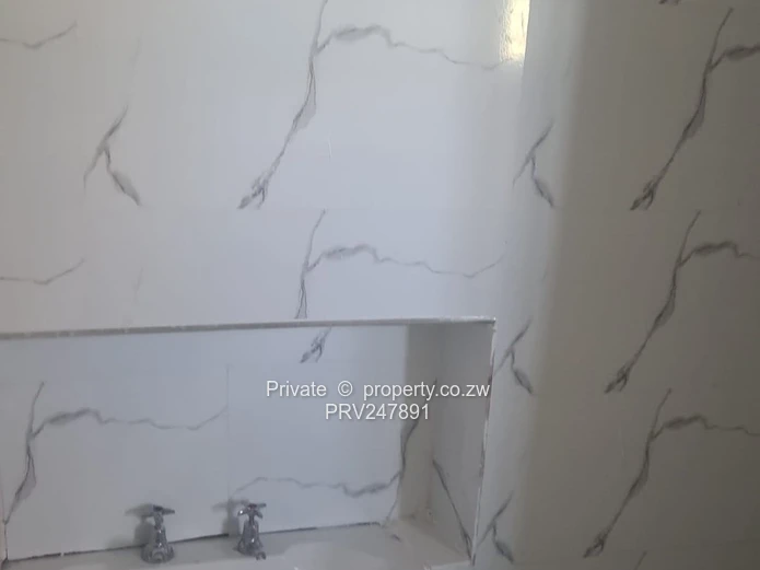 3-Bed Flat in Zimre Park – Borehole & Built-ins