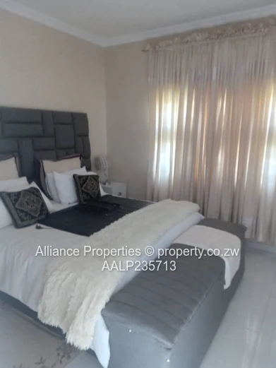 Luxurious 3-Bedroom En-Suite Cluster with Borehole in Prime Helensvale
