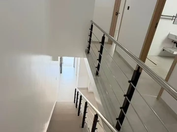 2 Bedroom Flat & Apartment