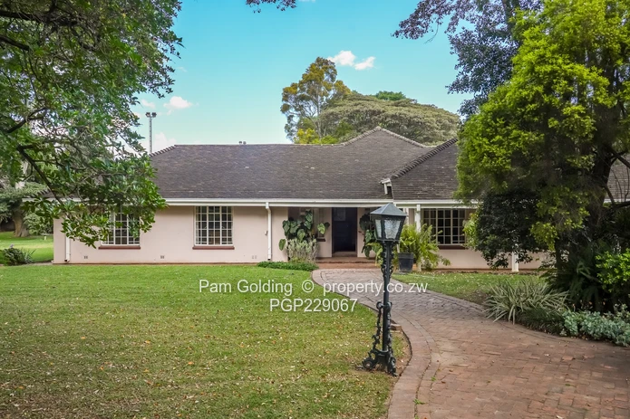 Two Acres on Kew Drive