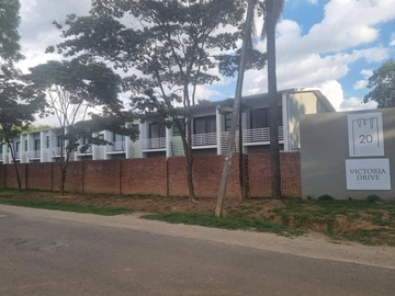 2 Bedroom Flat & Apartment