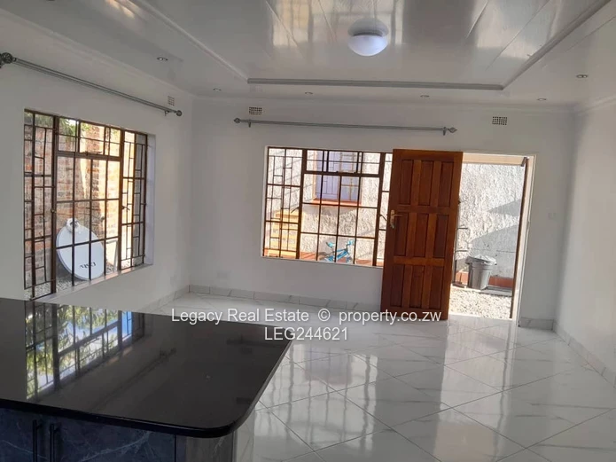 Neat 2-Bedroom Cottage To Rent In Manresa