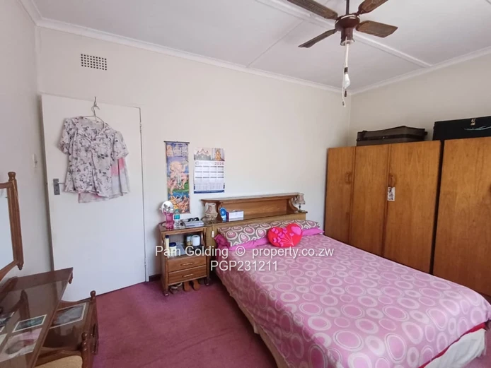 Serene Family Home on a spacious 2450m² Stand in Fairbridge Park