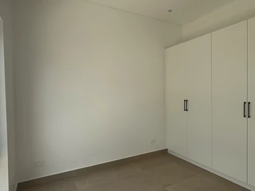 4 Bedroom Flat & Apartment