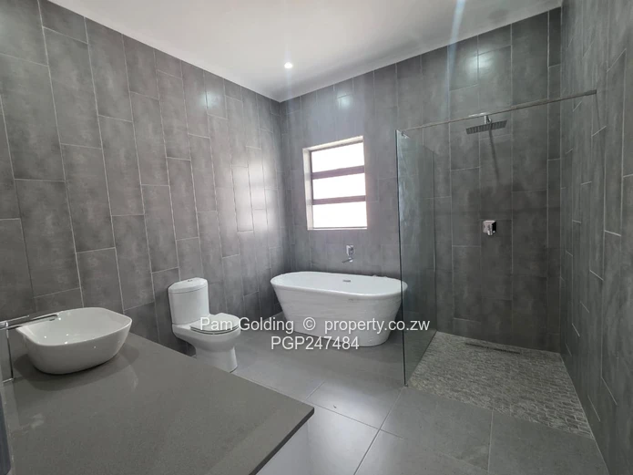 Sleek & Stylish 3 Bedroom Ensuite Residence