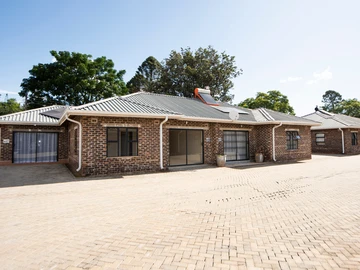3 Bedroom Garden Flat For sale in Marlborough