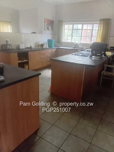 Main Residence And Cottage In Beitbridge