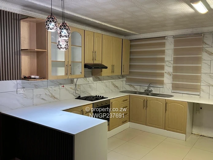 Selbourne Park 3-Bed Townhouse with Garage & Garden