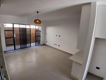 2 Bedroom Flat & Apartment