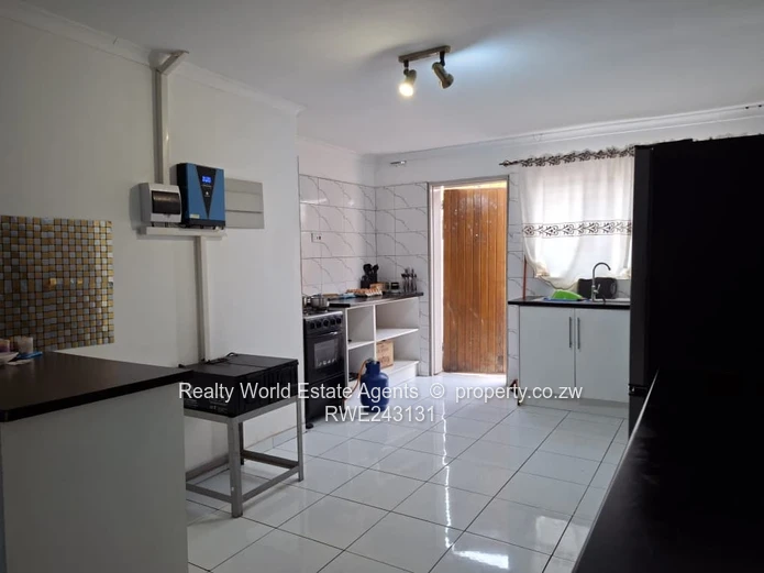 Bluff Hill Pamvura Sunset Mews-Townhouse for Sale (Sole Mandate)