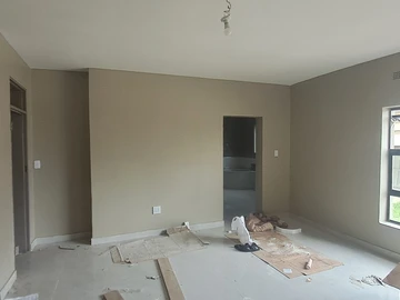 4 Bedroom Flat & Apartment