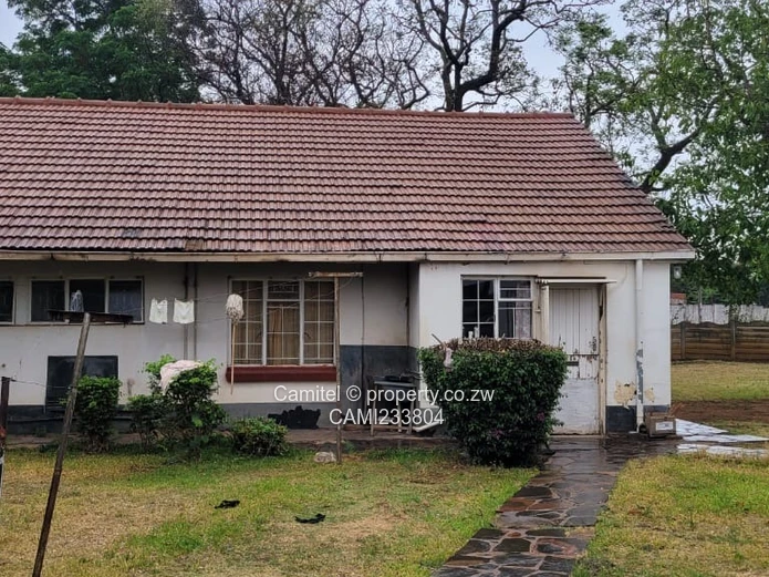 3-Bed House in Mabelreign vlean deed on 925sqm — Garage, Garden & Staff