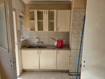 2 Bedroom Flat & Apartment