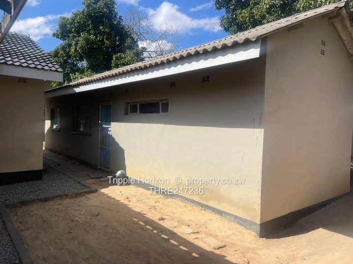 Great Location! New on the market! (Sole Mandate)