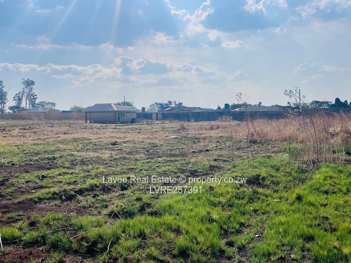 Prime 2,591 m² Norton Stand — Subdividable, Gravel Road