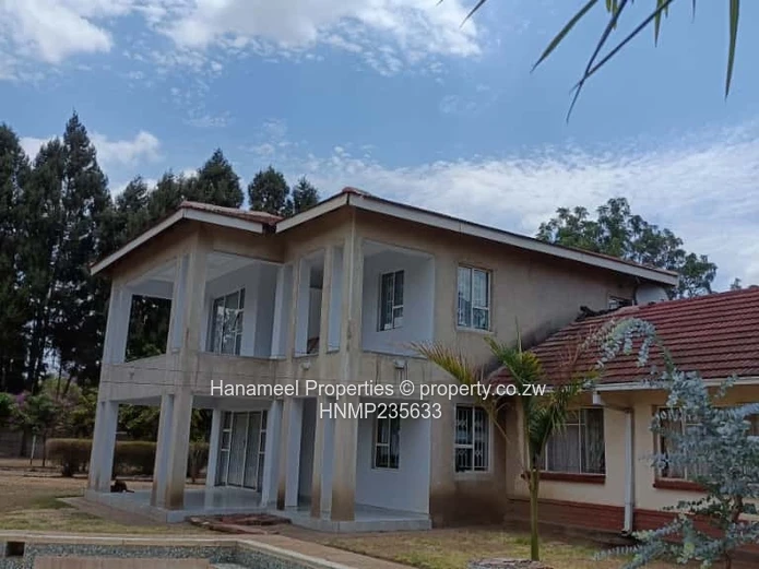 Two-Storey Marlborough Home: 4 Beds, Pool & Borehole