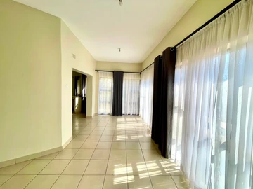 5 Bedroom Flat & Apartment