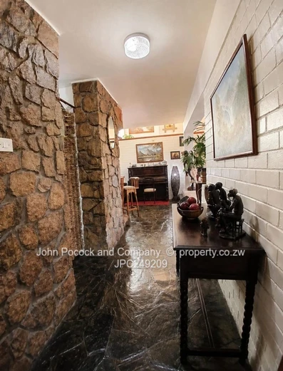 An Executive Sanctuary of Light, Space and Privacy (Sole Mandate)