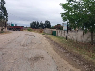 Commercial & Industrial Land