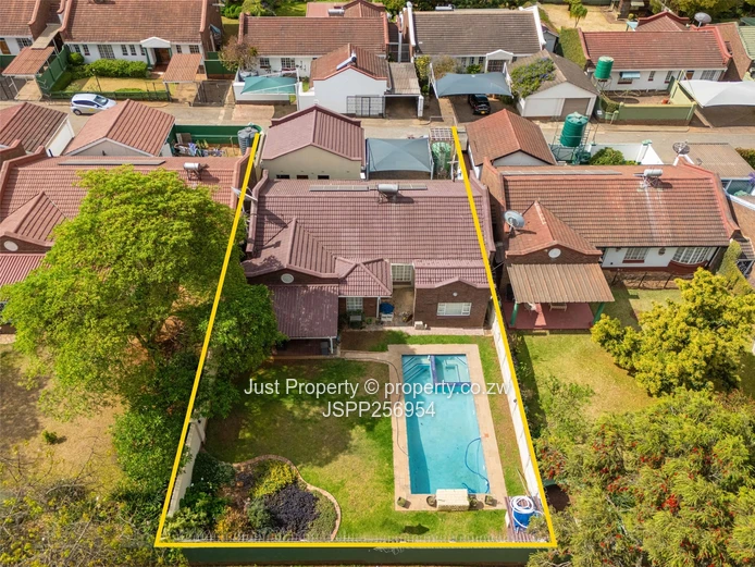 Townhouse In Prime Location