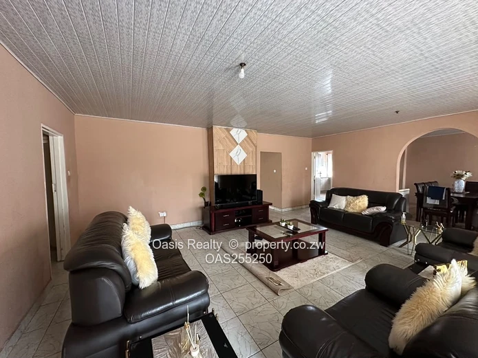 Home To Let In Mainway Meadows