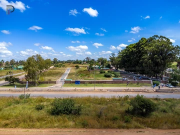 3 Bedroom Flat & Apartment