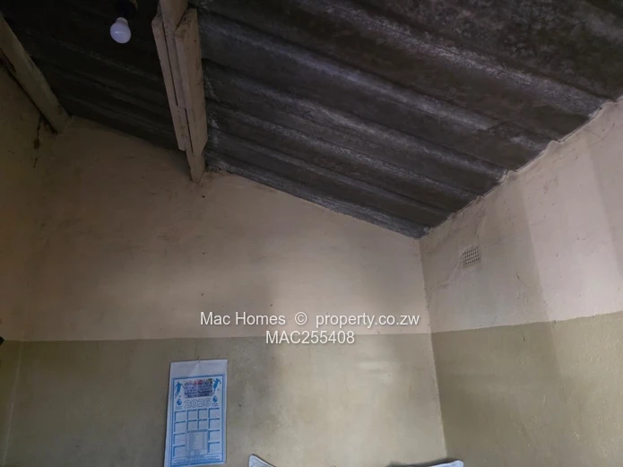 3-Bedroom House For Sale – Zengeza 1, Chitungwiza (Sole Mandate)
