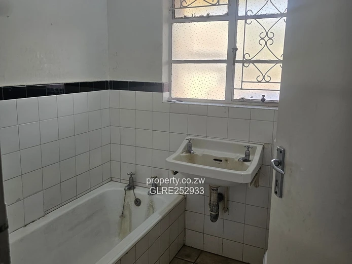 2-Bed Kamfinsa Home — Borehole, Tiled Kitchen & Yard