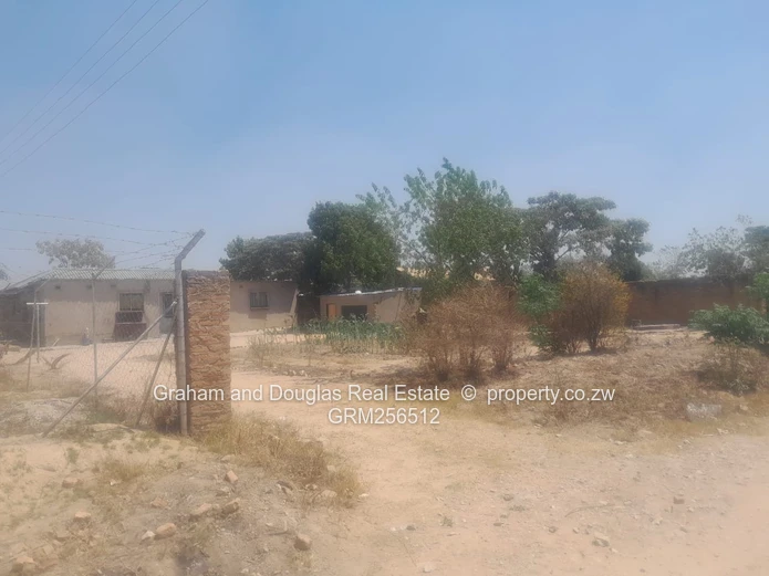 Apsley Park - Harare South stand for sale