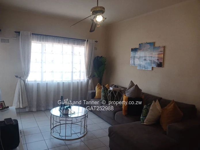 2-Bedroom Flat for Sale in Avenues