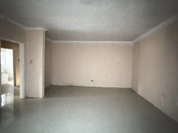 3 Bedroom Flat & Apartment