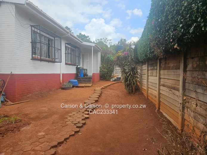 Garden flat close to all amenities 