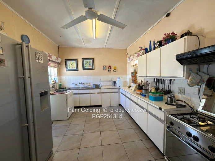 Spacious 4-Bed Hillcrest Home on 3,946 m² — Pool & Borehole