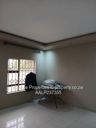 Grand 6-Bedroom Executive Residence Belvedere West