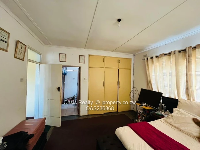 Spacious 4-Bedroom House to Rent  (Sole Mandate)