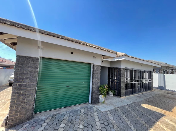 Modern & Spacious Home in Madokero Estates!