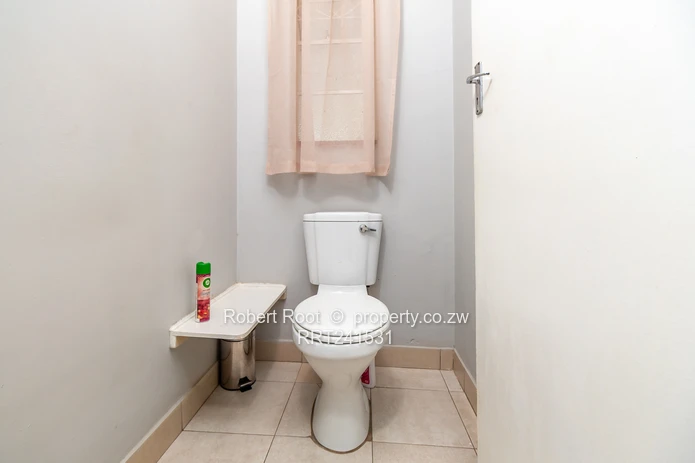 Spacious Family Living In Greendale on 3778 sqm 